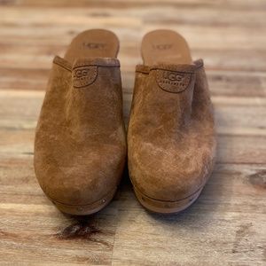 UGG Suede Cloggs Like New